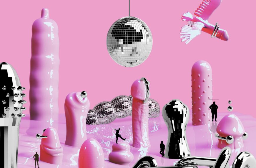 Pinke surreale Clubszene mit glänzenden Objekten, Disco Kugel und Anspielungen auf Cruising, Lust und queere Begegnungen