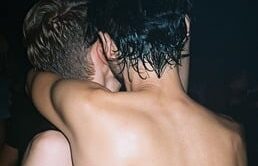 Silhouette eines Mannes als Beitragsbild zum Text über HIV Angst, Sex und Sorglosigkeit